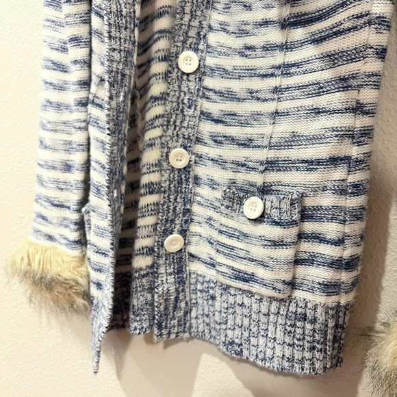 Women’s button down cable knit cardigan fur collar - Picture 5 of 10